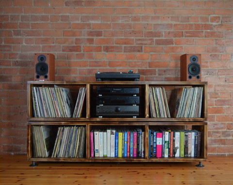 Industrial vinyl storage with steel pipe