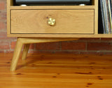 'Menyn' Solid Oak vinyl unit